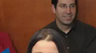 שלי יחימוביץ', במהלך מסיבת עיתונאים בה הוכרז על מיכה חריש בתור יושב הראש הזמני של מפלגת העבודה, ינואר 2011 שלי יחימוביץ', במהלך מסיבת עיתונאים בה הוכרז על מיכה חריש בתור יושב הראש הזמני של מפלגת העבודה, ינואר 2011