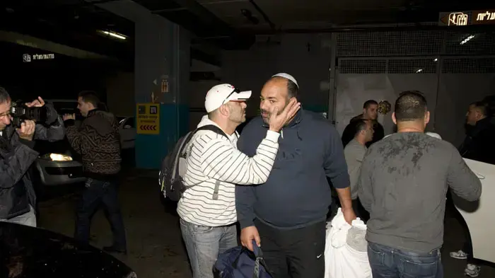 שי שירזי ושלום דומרני מובלים להארכת מעצר, ינואר 2011 שי שירזי ושלום דומרני מובלים להארכת מעצר, ינואר 2011