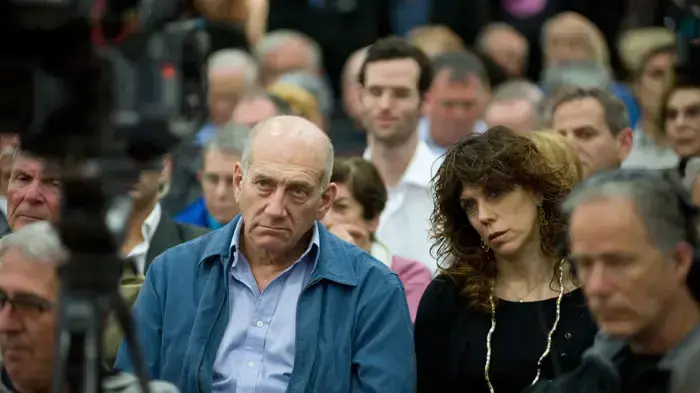ג'ודי ניר מוזס שלום וראש הממשלה לשעבר אהוד אולמרט באזכרתו של דב יודקובסקי ג'ודי ניר מוזס שלום וראש הממשלה לשעבר אהוד אולמרט באזכרתו של דב יודקובסקי