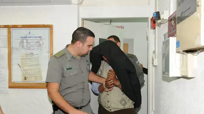 הארכת מעצר לאב החשוד בהתעללות בשבעת ילדיו בחדרה, פברואר 2011 הארכת מעצר לאב החשוד בהתעללות בשבעת ילדיו בחדרה, פברואר 2011