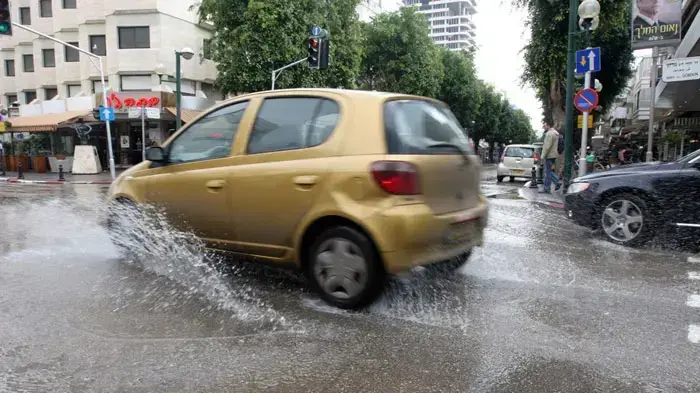 מזג אוויר חורפי וסוער בתל אביב, פברואר 2011