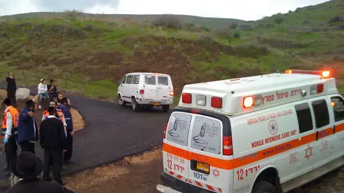 ילד חרדי נפצע קשה לאחר שטבע במאגר מי גשמים בישוב יבניאל , פברואר 2011 ילד חרדי נפצע קשה לאחר שטבע במאגר מי גשמים בישוב יבניאל , פברואר 2011