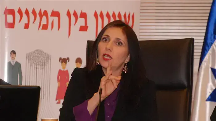 חברת הכנסת יוליה שמאלוב בכנס למען שוויון בין המינים למען הילדים, פברואר 2011 חברת הכנסת יוליה שמאלוב בכנס למען שוויון בין המינים למען הילדים, פברואר 2011
