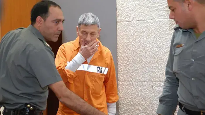 חנן גולדבלט בקבלת פסק הדין בבית המשפט, פברואר 2011 חנן גולדבלט בקבלת פסק הדין בבית המשפט, פברואר 2011