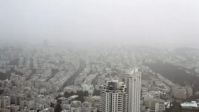 אובך ברחבי תל אביב, תצפית ממגדלי עזריאלי, פברואר 2011 אובך ברחבי תל אביב, תצפית ממגדלי עזריאלי, פברואר 2011