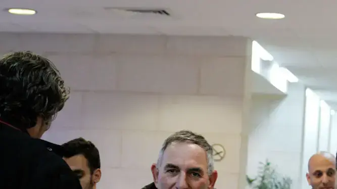 משה שחורי, מנכ"ל קדימה, החשוד בפרשת רשות המיסים מובא להארכת מעצר, פברואר 2011 משה שחורי, מנכ"ל קדימה, החשוד בפרשת רשות המיסים מובא להארכת מעצר, פברואר 2011