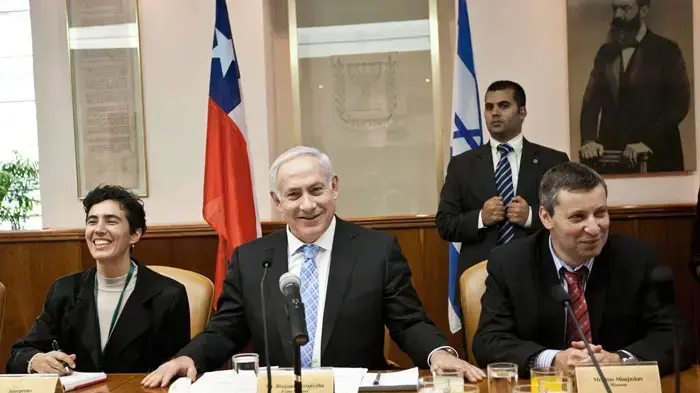 ראש הממשלה בנימין נתניהו בפגישה עם הכורים הצ'יליאנים במהלך ביקורם בארץ, מרץ 2011 ראש הממשלה בנימין נתניהו בפגישה עם הכורים הצ'יליאנים במהלך ביקורם בארץ, מרץ 2011
