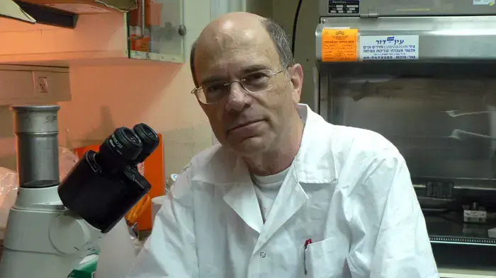 פרופסור יוסף שילה מהפקולטה לרפואה ע"ש סאקלר, אוניברסיטת תל אביב פרופסור יוסף שילה מהפקולטה לרפואה ע"ש סאקלר, אוניברסיטת תל אביב