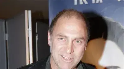 "פעם שלישית עם אלקבץ? בכיף". צחי כהן בהקרנת הבכורה של "מבול" "פעם שלישית עם אלקבץ? בכיף". צחי כהן בהקרנת הבכורה של "מבול"