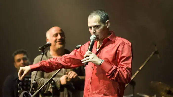 ישי לוי בהופעה ישי לוי בהופעה