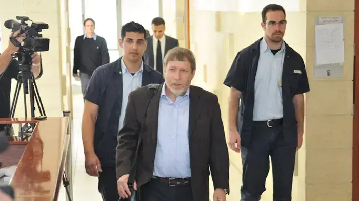 אורי מסר מעיד במשפטו של ראש הממשלה לשעבר אהוד אולמרט, מרץ 2011 אורי מסר מעיד במשפטו של ראש הממשלה לשעבר אהוד אולמרט, מרץ 2011