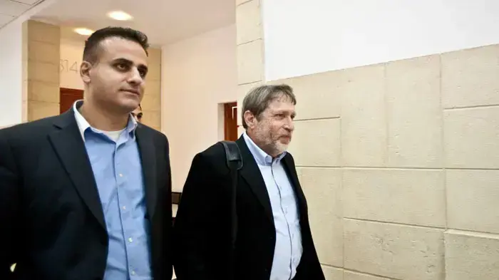 אורי מסר מעיד במשפטו של ראש הממשלה לשעבר אהוד אולמרט, מרץ 2011 אורי מסר מעיד במשפטו של ראש הממשלה לשעבר אהוד אולמרט, מרץ 2011