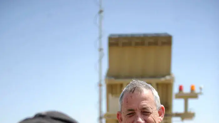 ביקור הרמטכ"ל, בני גנץ בפיקוד דרום, במקום הצבתה של מערכת כיפת ברזל, מרץ 2011 ביקור הרמטכ"ל, בני גנץ בפיקוד דרום, במקום הצבתה של מערכת כיפת ברזל, מרץ 2011