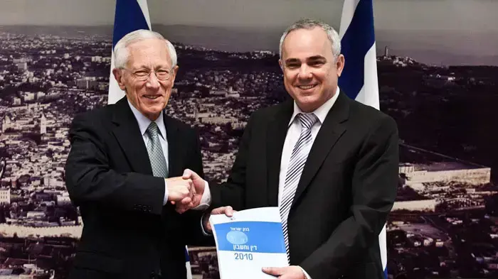 שר האוצר, יובל שטייניץ ונגיד בנק ישראל, סטנלי פישר בהגשת דוח בנק ישראל השנתי, מרץ 2011 שר האוצר, יובל שטייניץ ונגיד בנק ישראל, סטנלי פישר בהגשת דוח בנק ישראל השנתי, מרץ 2011