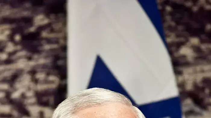 נגיד בנק ישראל, סטנלי פישר בהגשת דוח בנק ישראל השנתי לשר האוצר, מרץ 2011 נגיד בנק ישראל, סטנלי פישר בהגשת דוח בנק ישראל השנתי לשר האוצר, מרץ 2011