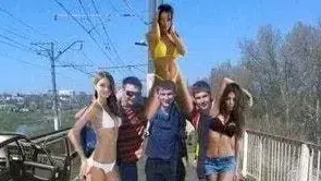 תמונה שעברה עריכת פוטושופ גרועה במיוחד (צילום מסך)